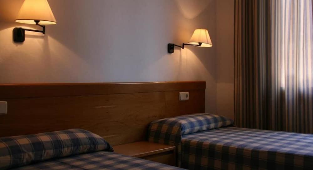 Apartamentos S'Olivera Канямел Екстериор снимка